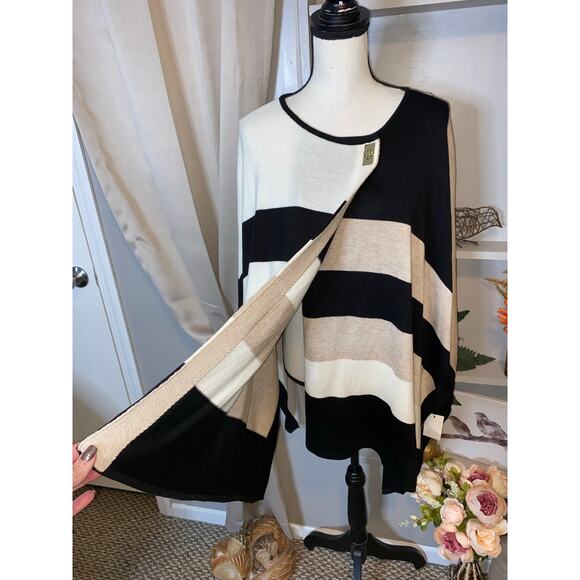 NWT $109.50 Calvin Klein Nude White Black Gold Hardware 1 size Fits Most Poncho - Picture 4 of 12